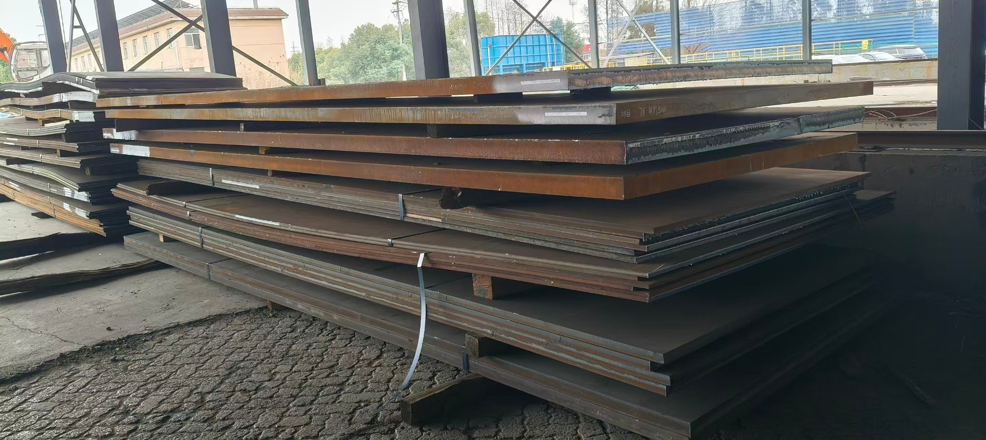 High-strength plate and stainless plates in stock